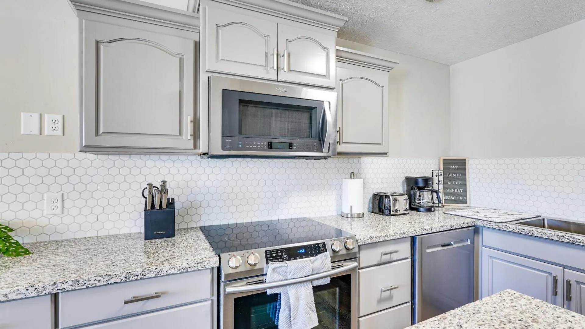 Panama City Beach House With Patio, Walk To Ocean 0*, Panama City Beach United States